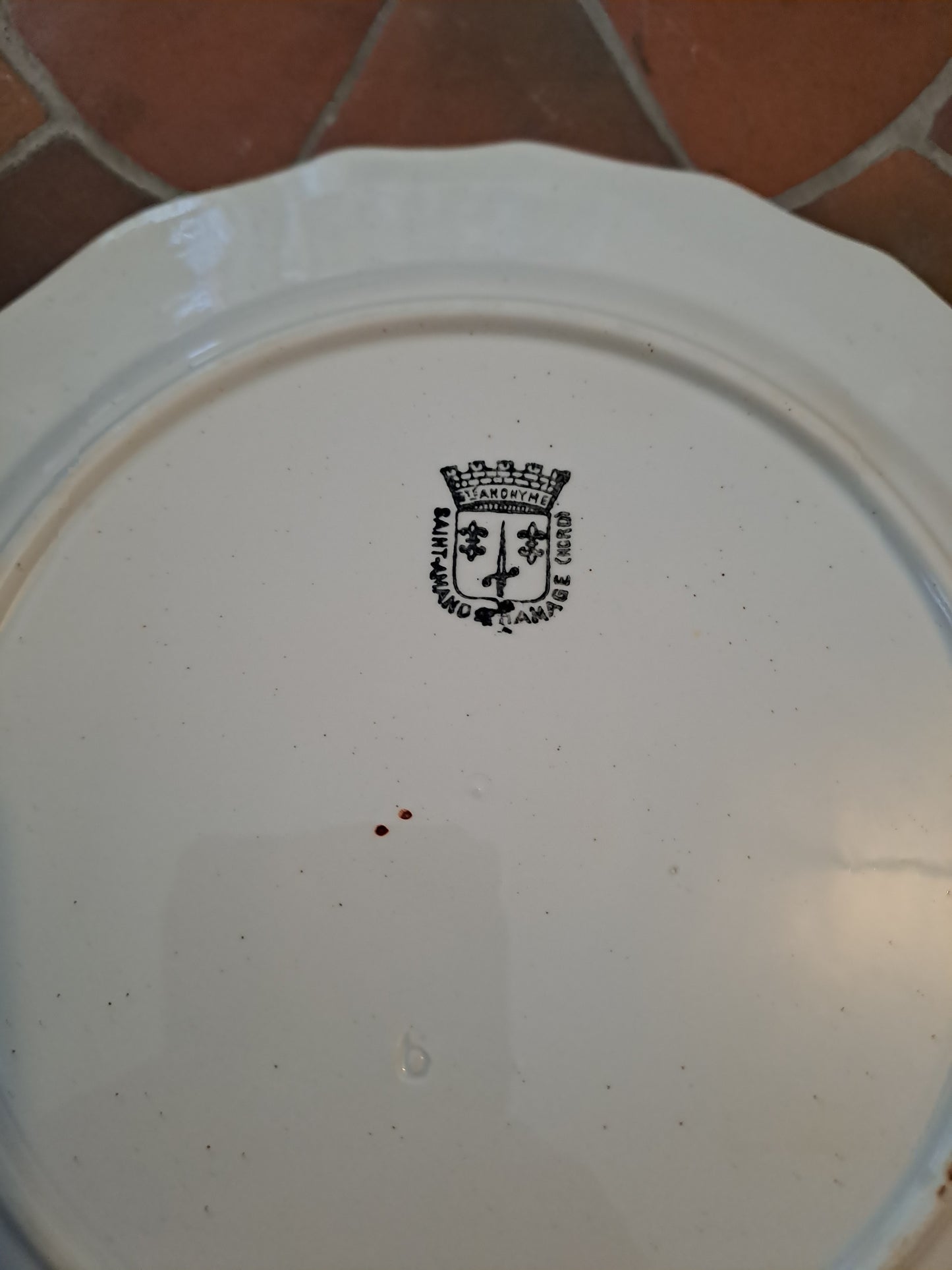 Assiette Saint Amand Et Hamage. Mars.