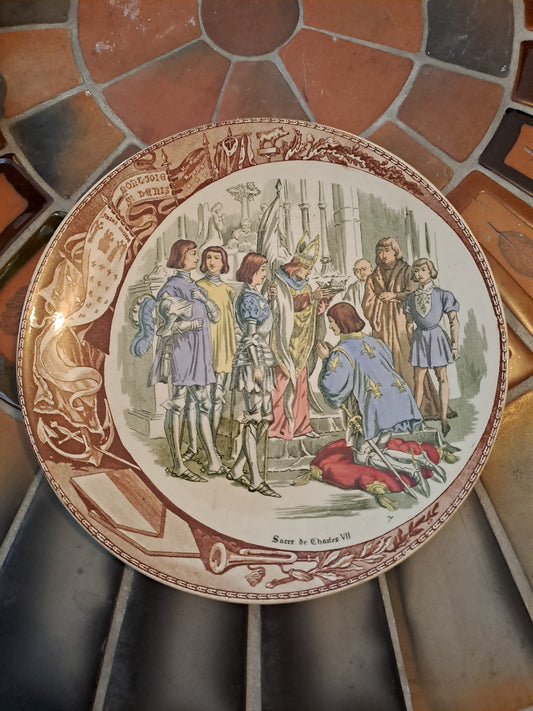Assiette sarreguemines. Jeanne d'Arc. Sacre De Charles VII. Ancien décoration vintage catholique.