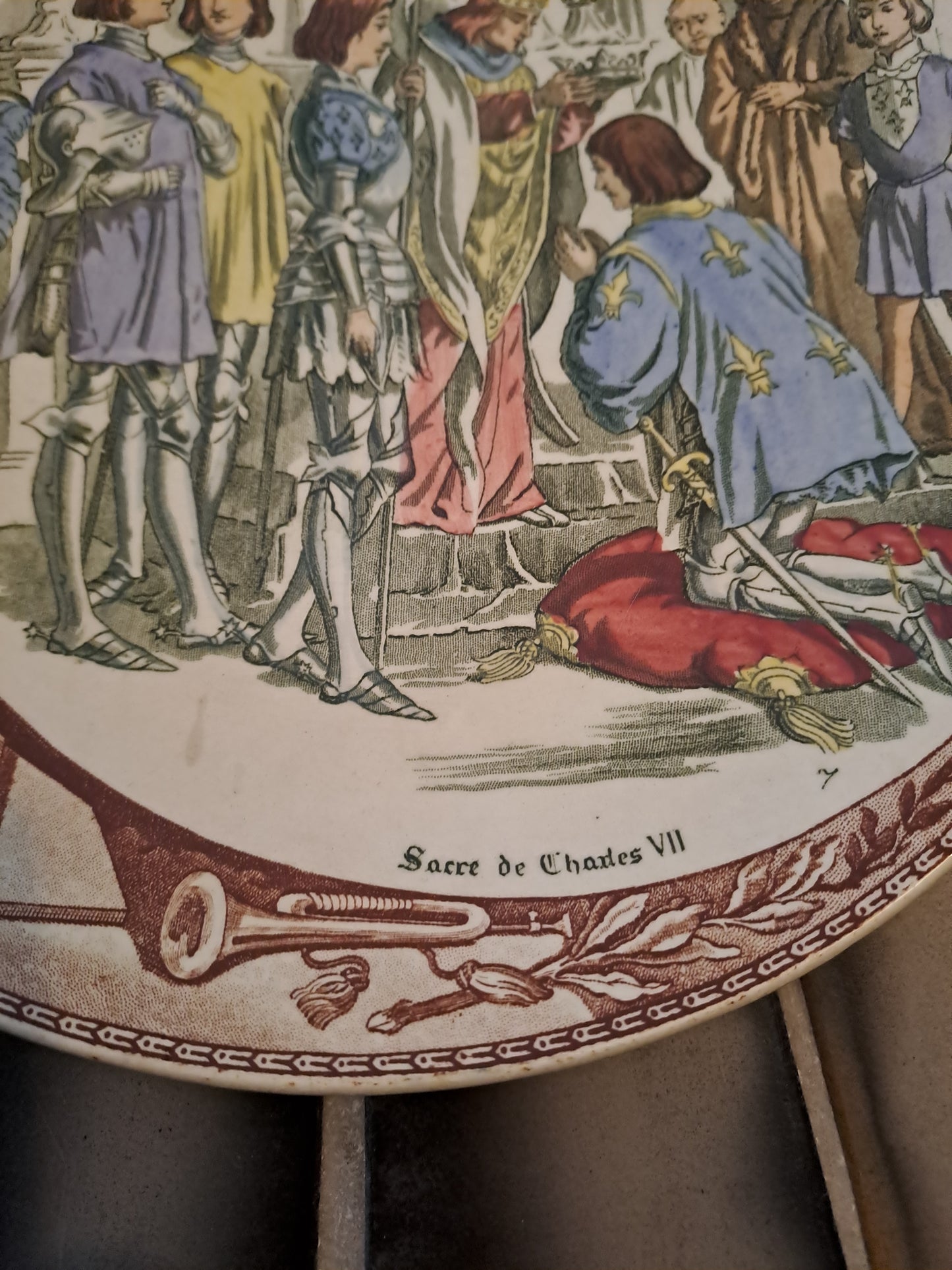Assiette sarreguemines. Jeanne d'Arc. Sacre De Charles VII. Ancien décoration vintage catholique.