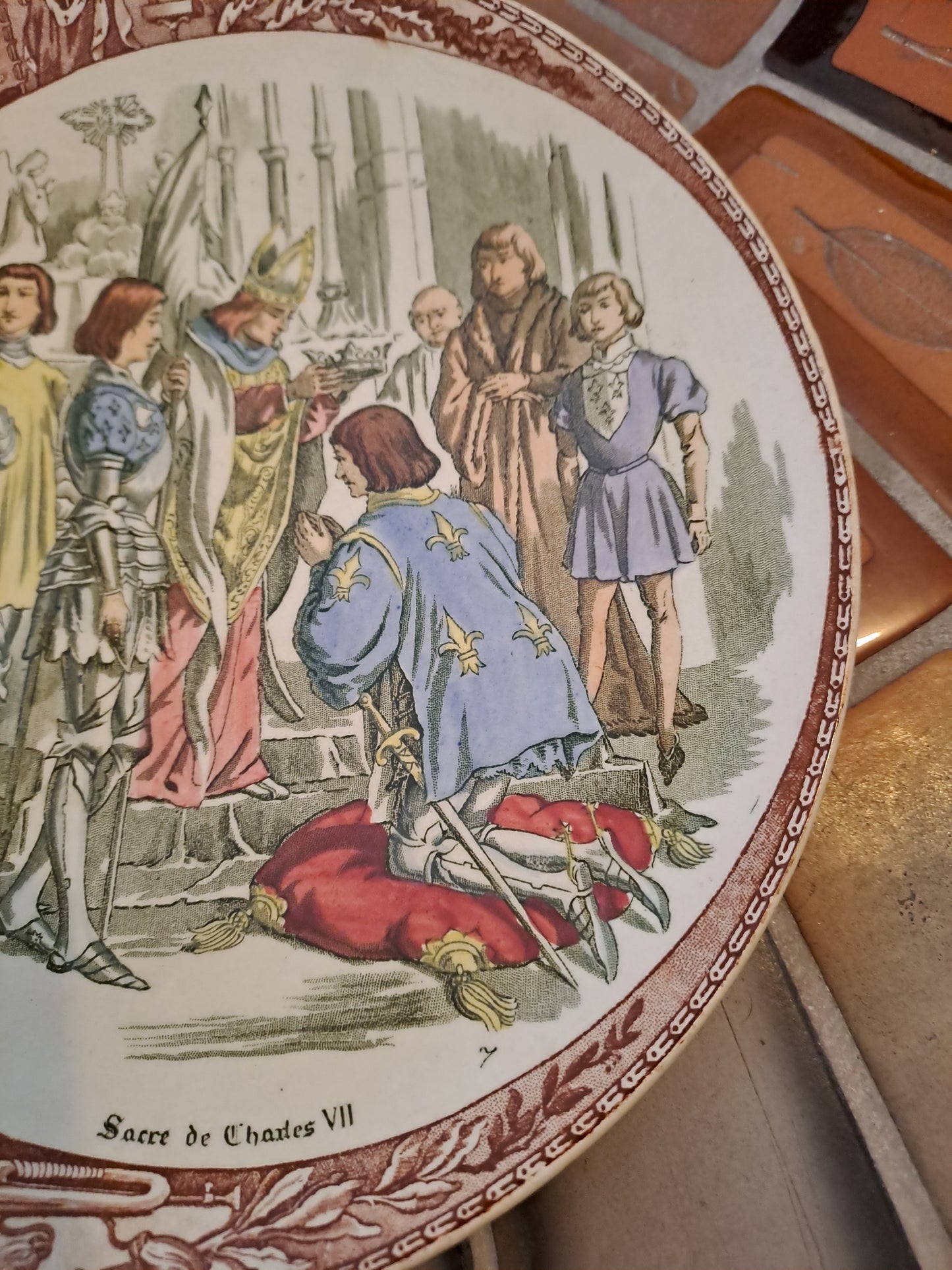 Assiette sarreguemines. Jeanne d'Arc. Sacre De Charles VII. Ancien décoration vintage catholique.
