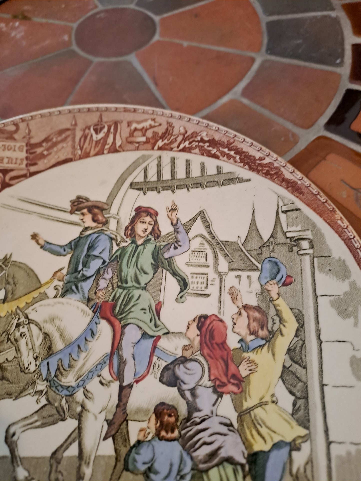 Assiette sarreguemines. Départ de Jeanne d'Arc pour Chinon. Ancien décoration vintage catholique