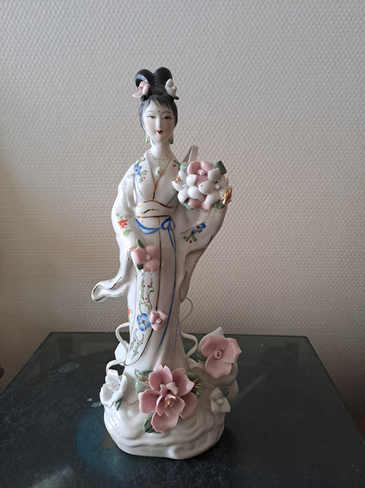 Statue Geisha Porcelaine Et Visage Biscuit.