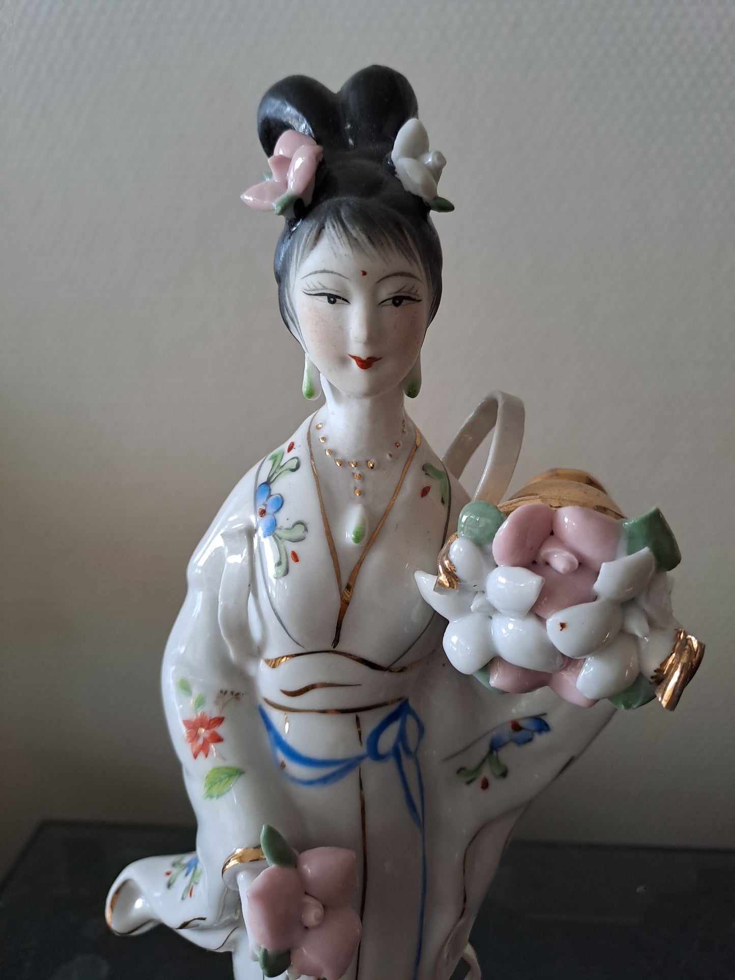 Statue Geisha Porcelaine Et Visage Biscuit.