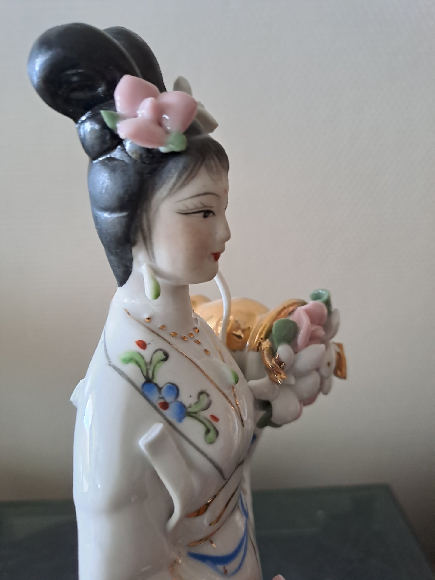 Statue Geisha Porcelaine Et Visage Biscuit.