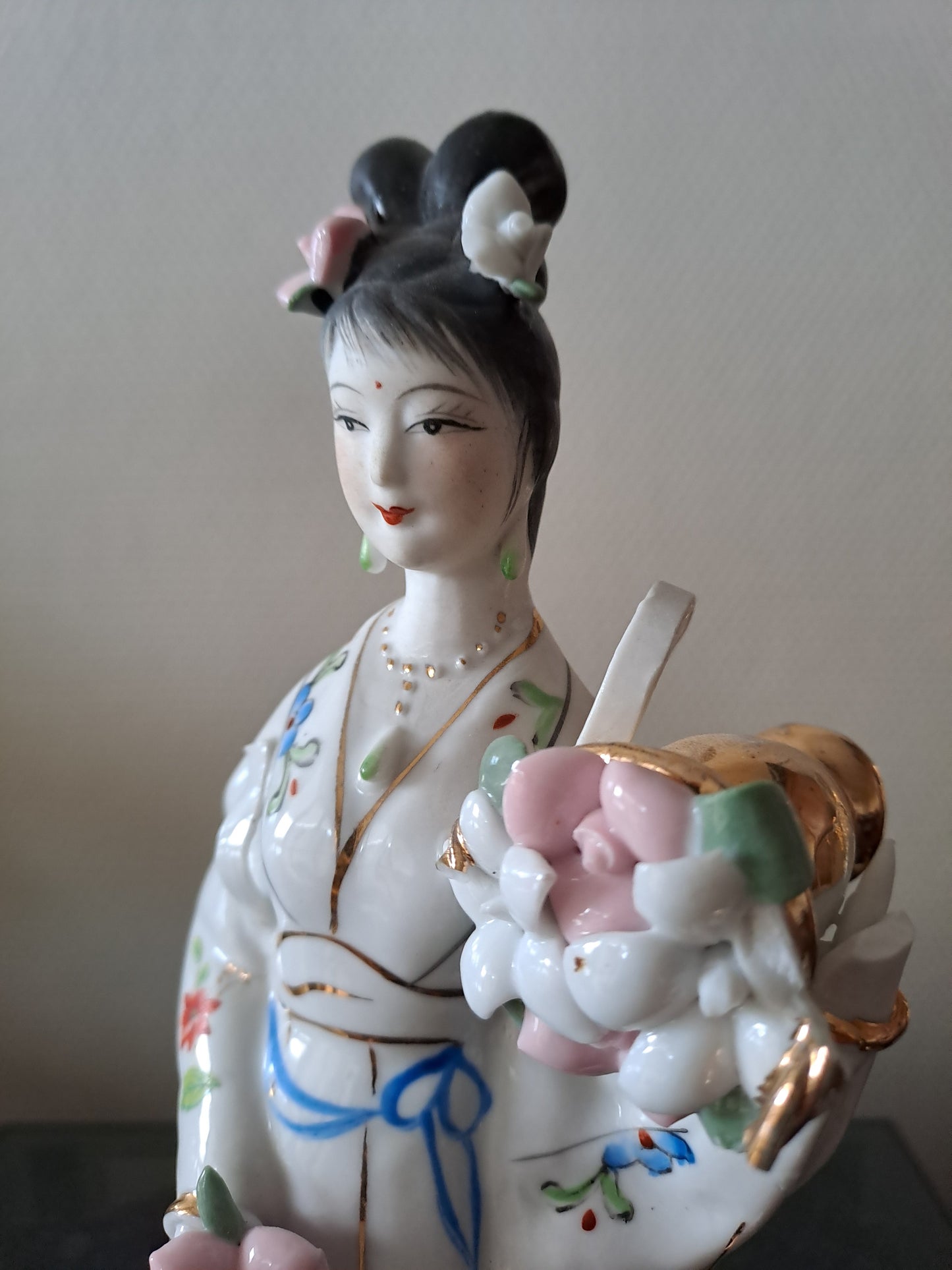 Statue Geisha Porcelaine Et Visage Biscuit.