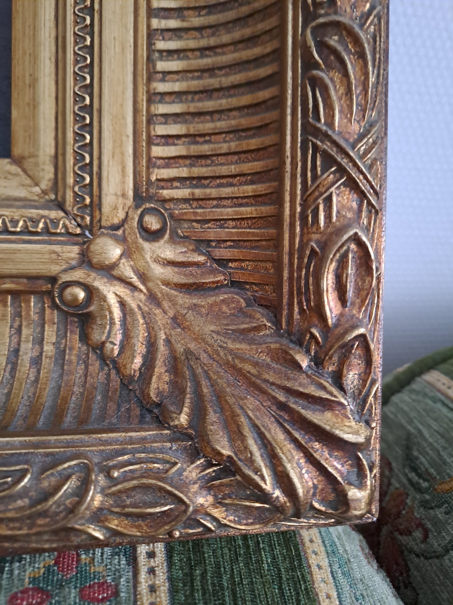 Tableau. Chiens Se Reposant Dans Un Sous-Bois. Huile Sur Panneau. 41 X 46.5 Cm.