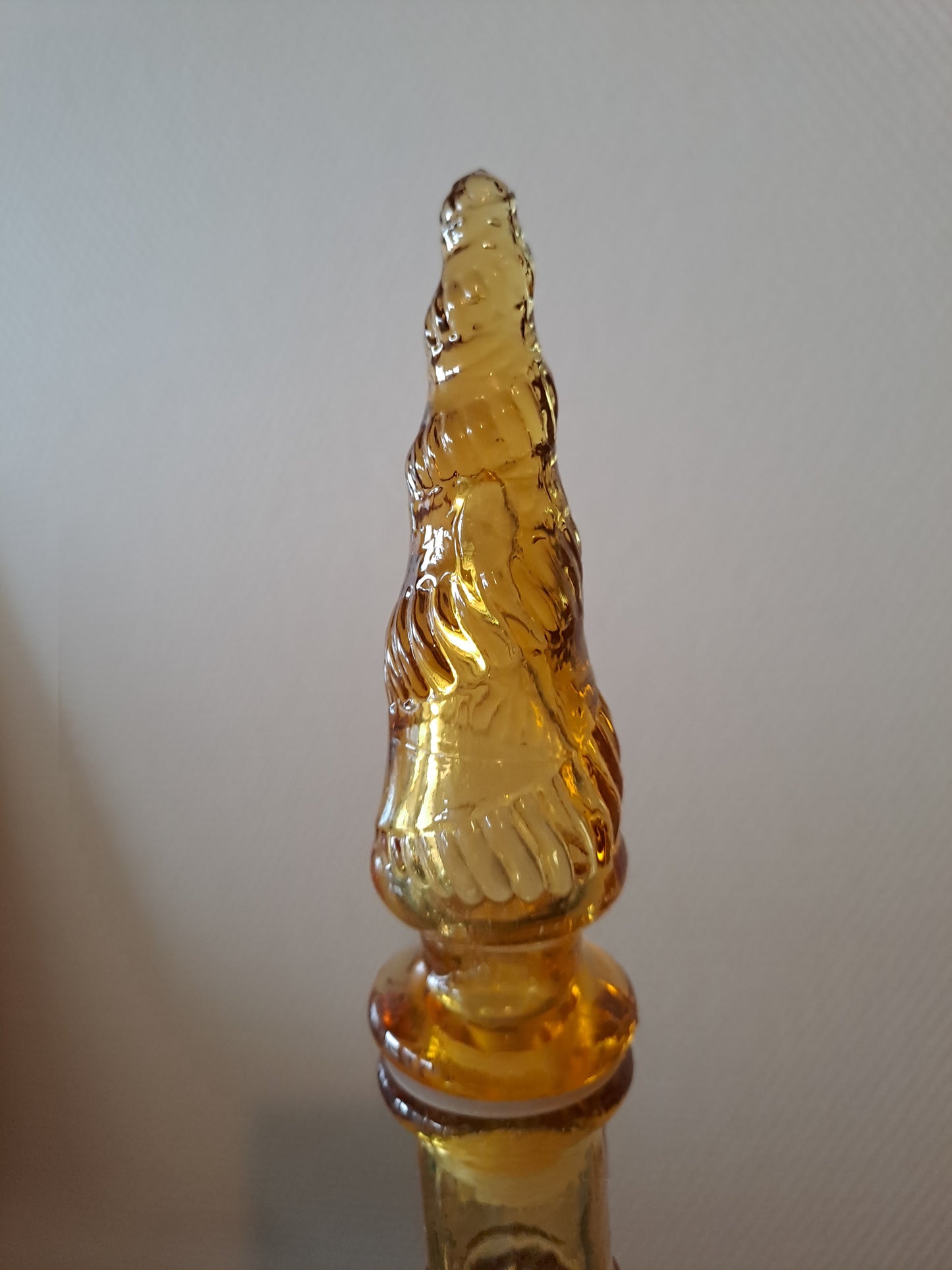 Décanteur/ Bouteille En Verre Moulé D'Empoli. Jaune Ambré. 43.5 Cm.