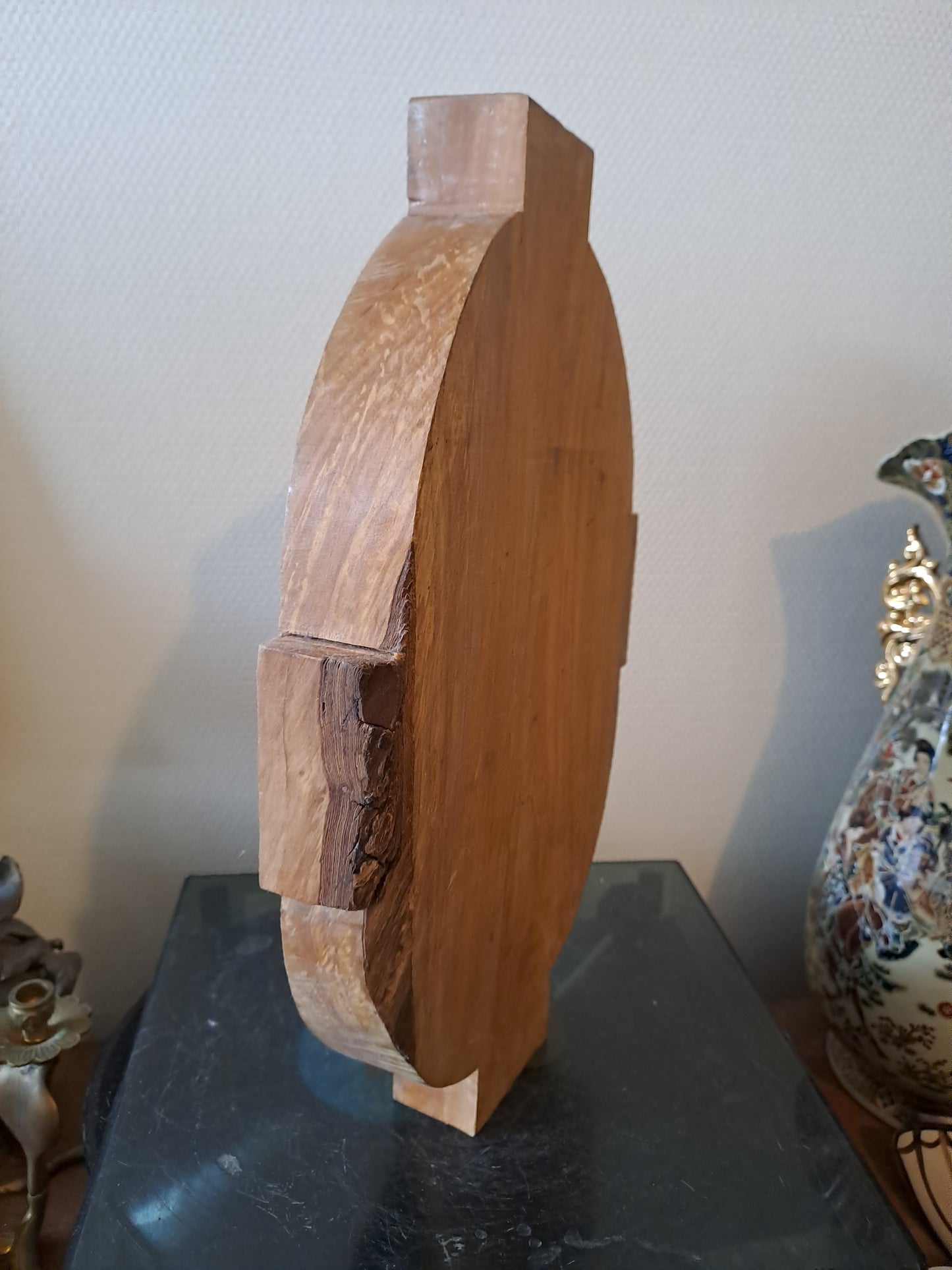 Croix Sculpté Dans Bois Massif.