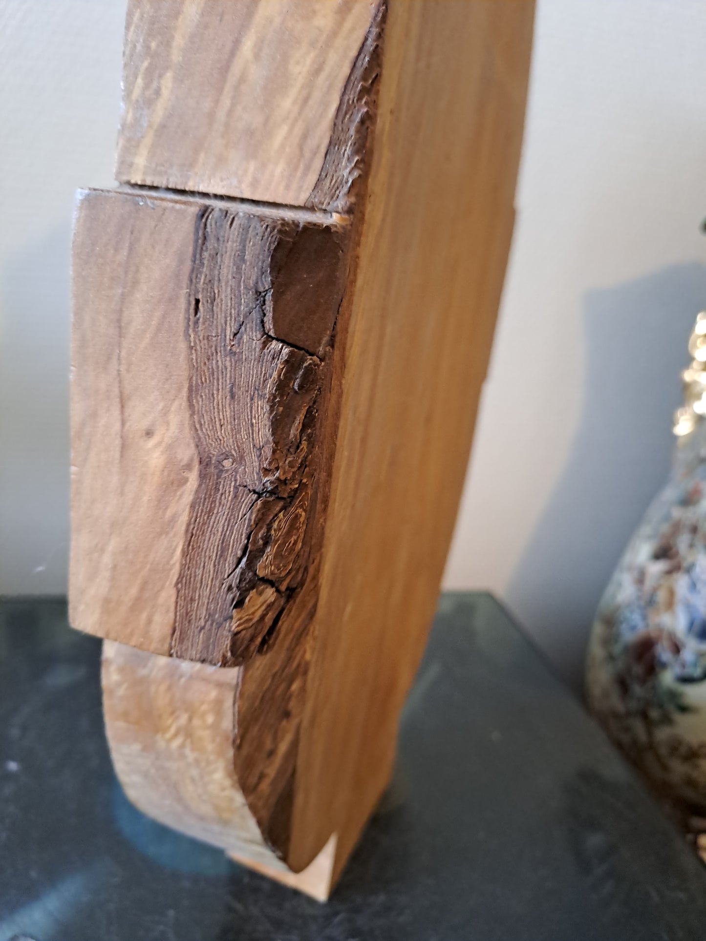 Croix Sculpté Dans Bois Massif.