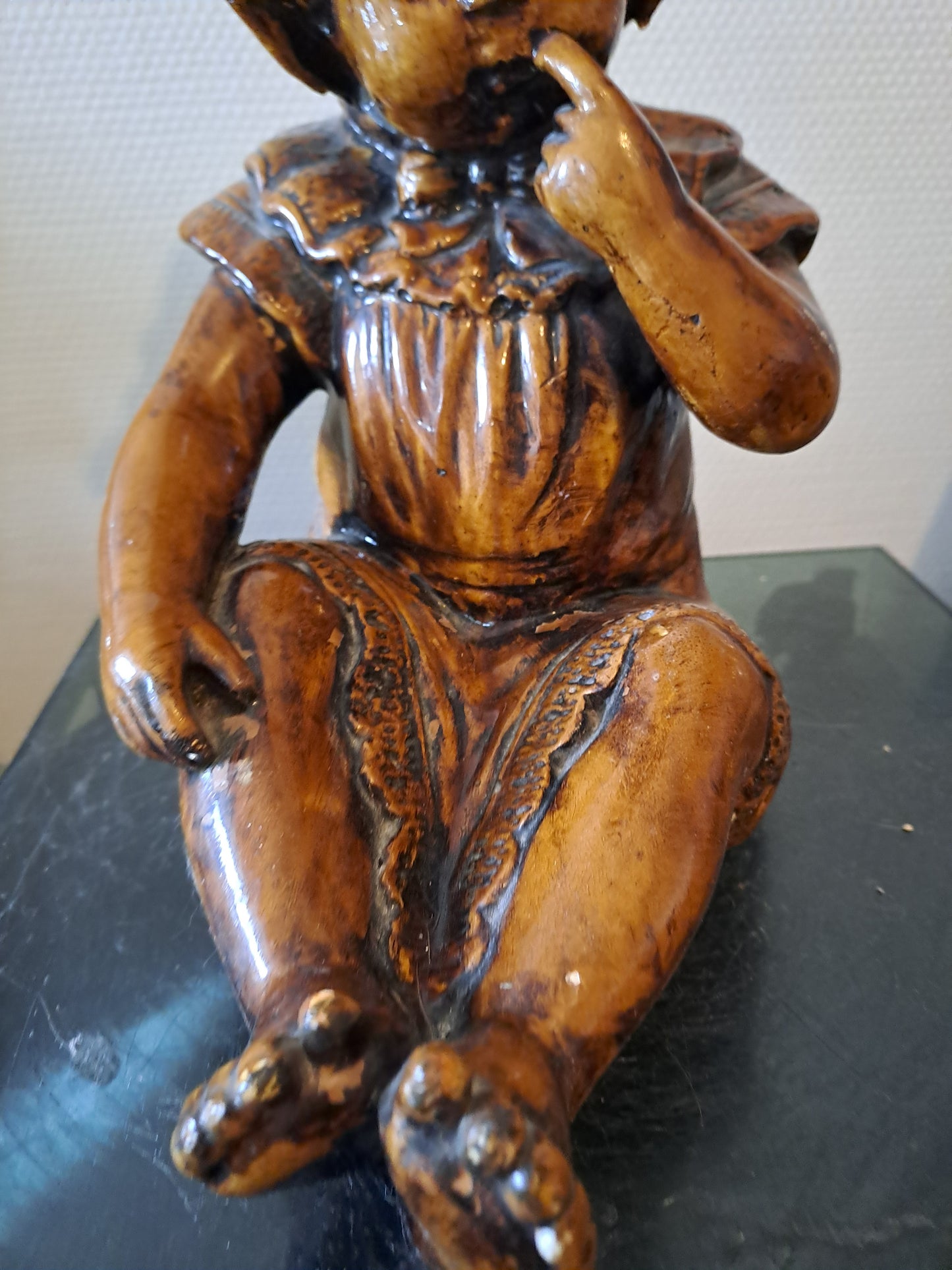 Statue Fillette. En grés.