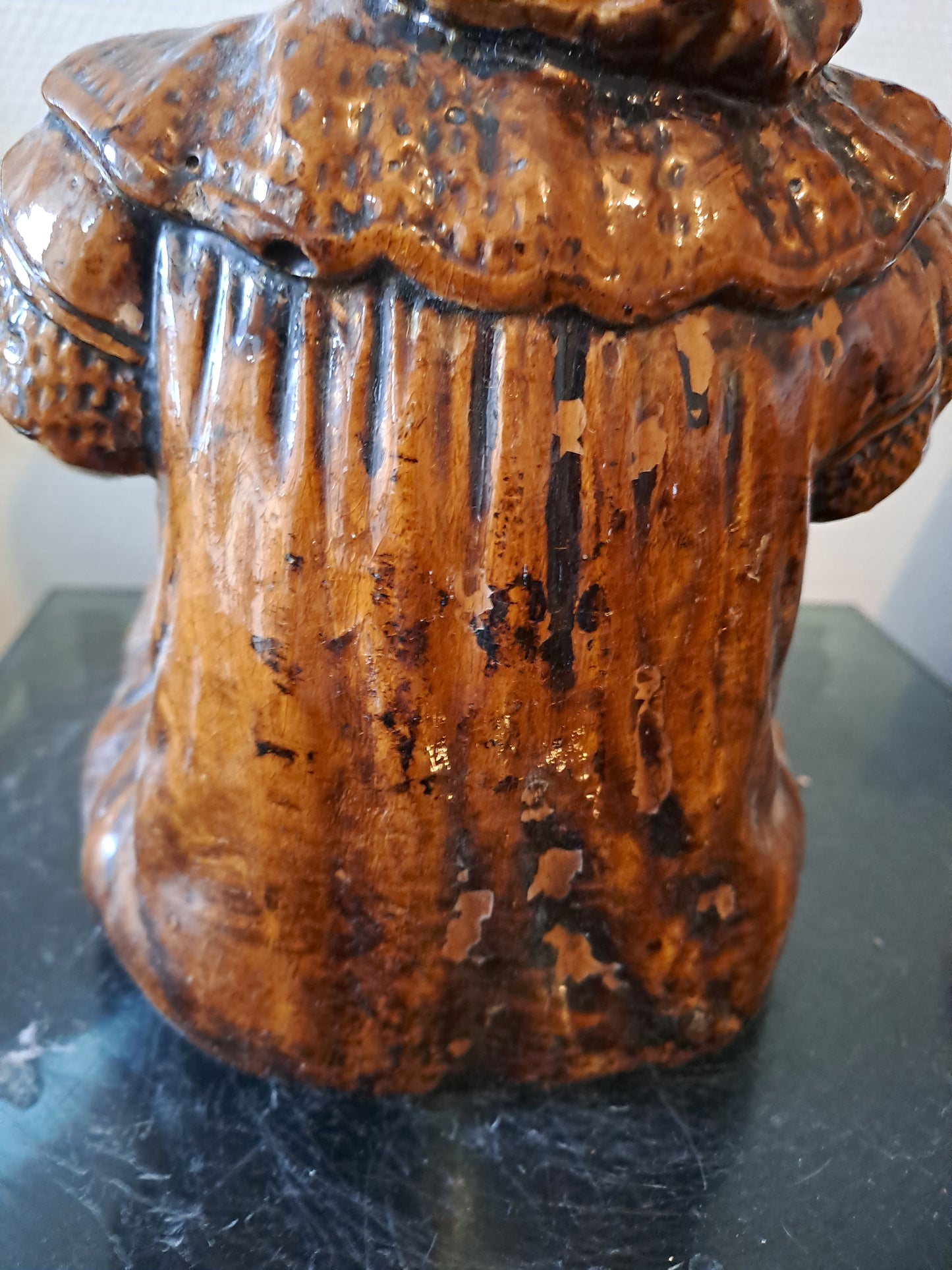 Statue Fillette. En grés.