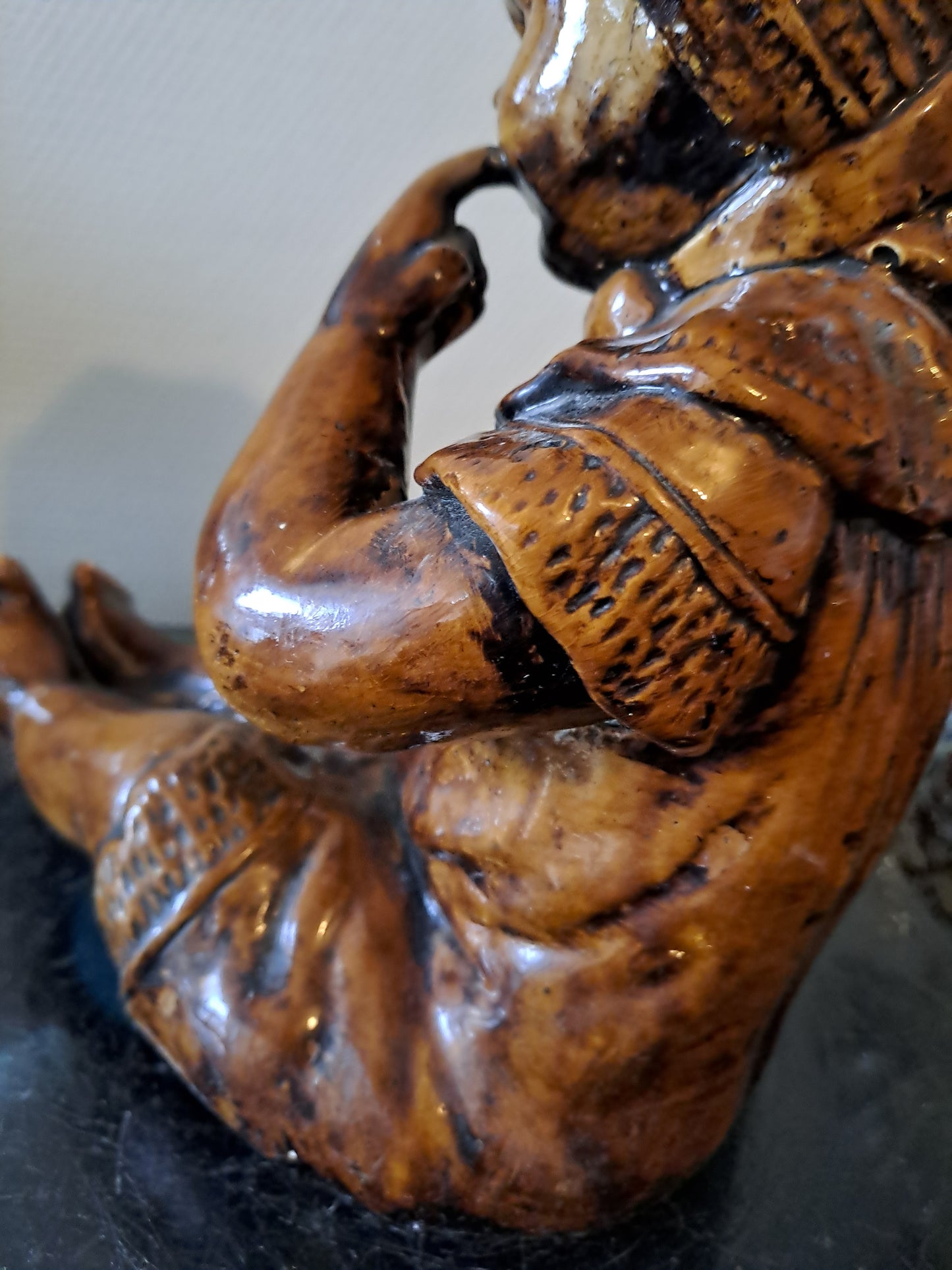 Statue Fillette. En grés.