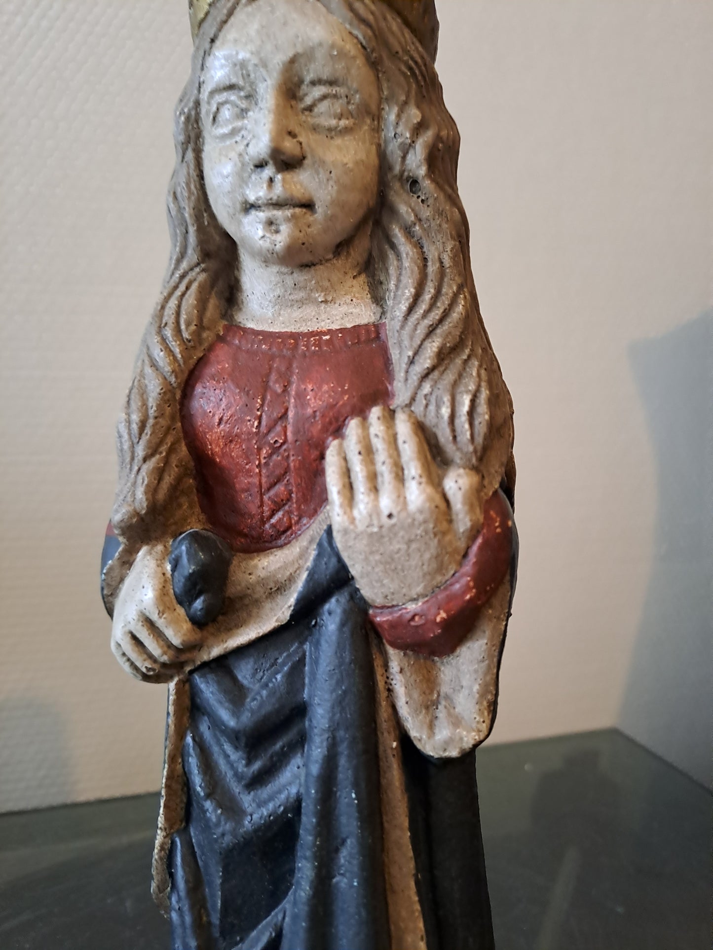 Statue Sainte Catherine D'Alexandrie Signé J. L Delaroche. Pierre Reconstituée. Acien decoration vintage catholique.