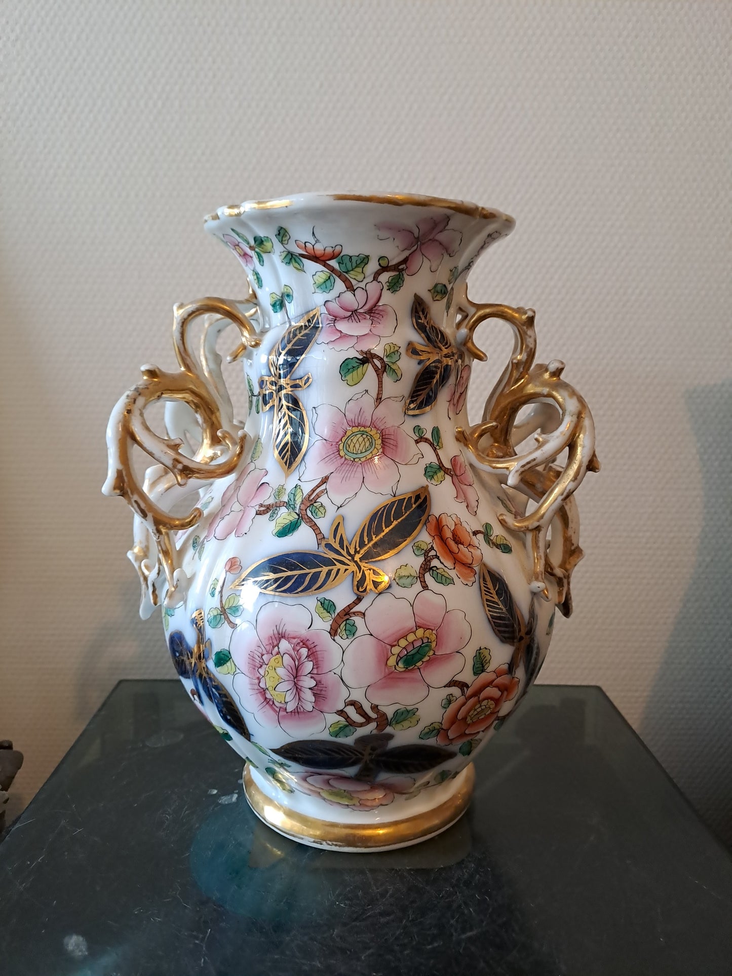 Vase En Porcelaine de Bayeux. Période Gosse ( 1849-1877). Ancien décoration vintage.