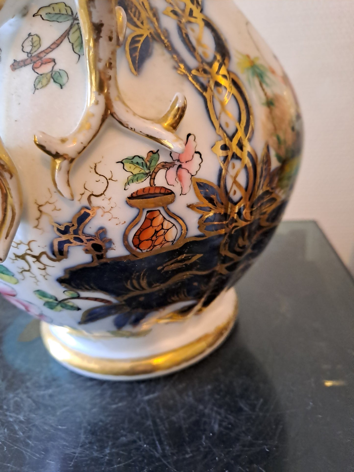 Vase En Porcelaine de Bayeux. Période Gosse ( 1849-1877). Ancien décoration vintage.