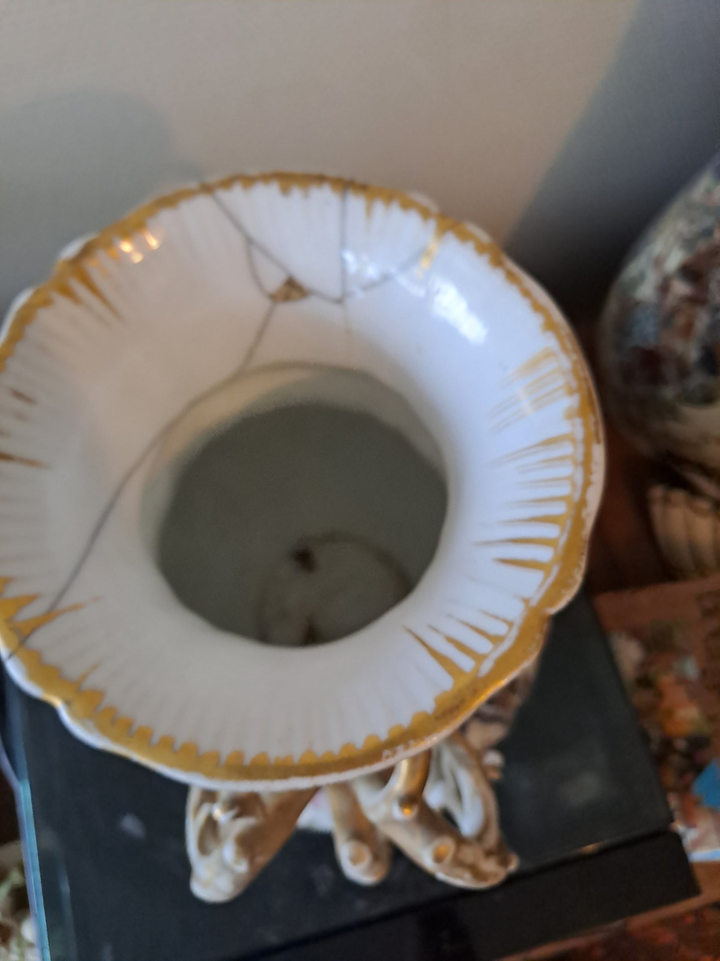 Vase En Porcelaine de Bayeux. Période Gosse ( 1849-1877). Ancien décoration vintage.