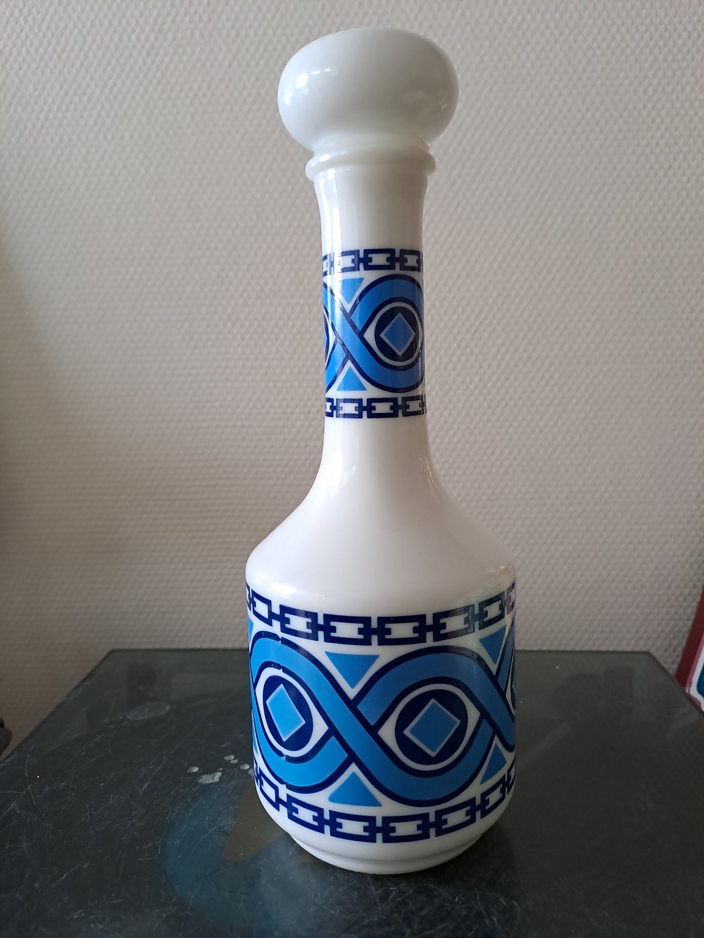 Bouteille En Opaline Années 60/ 70 / 80. Vintage.