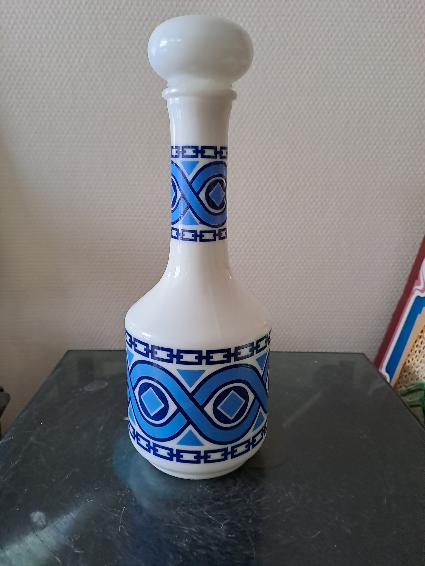 Bouteille En Opaline Années 60/ 70 / 80. Vintage.