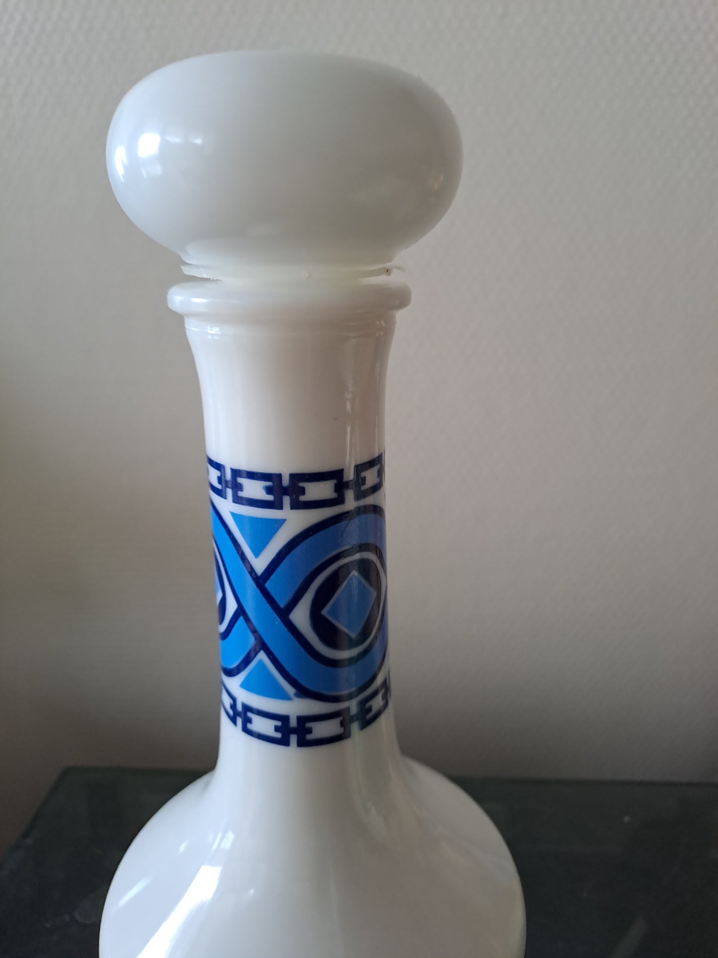 Bouteille En Opaline Années 60/ 70 / 80. Vintage.