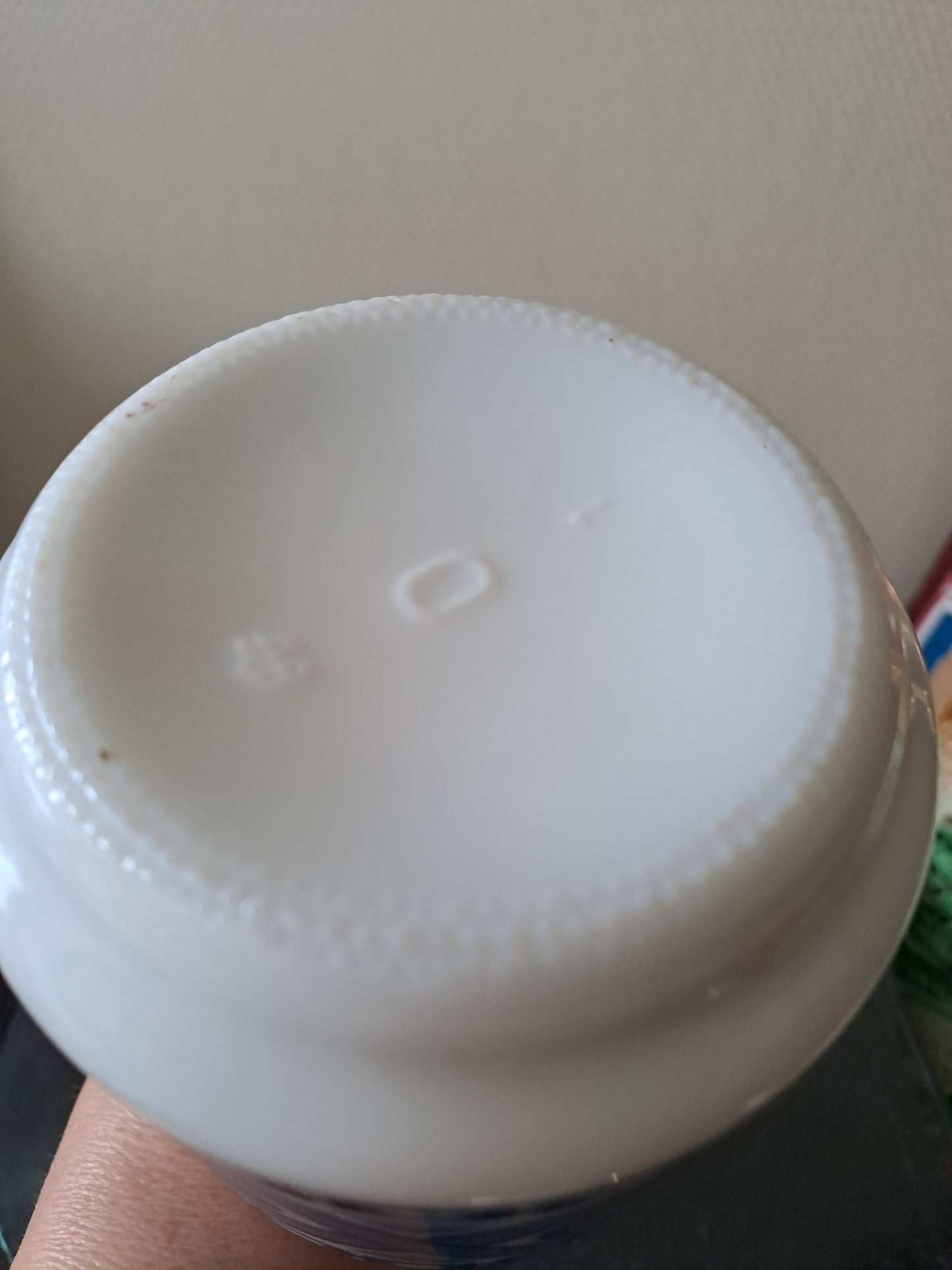 Bouteille En Opaline Années 60/ 70 / 80. Vintage.