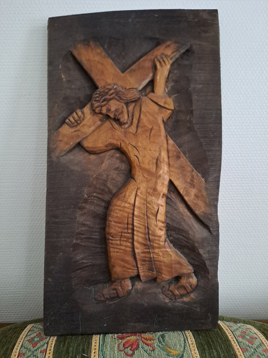 Statue/ Sculpture Figurant Le Christ Portant La Croix.