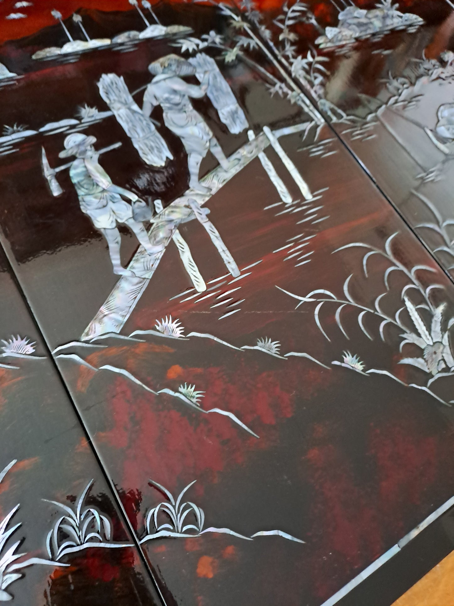 4 Panneaux De Laque Marquetés Instration De Nacre.Bord De Rivière Animée.