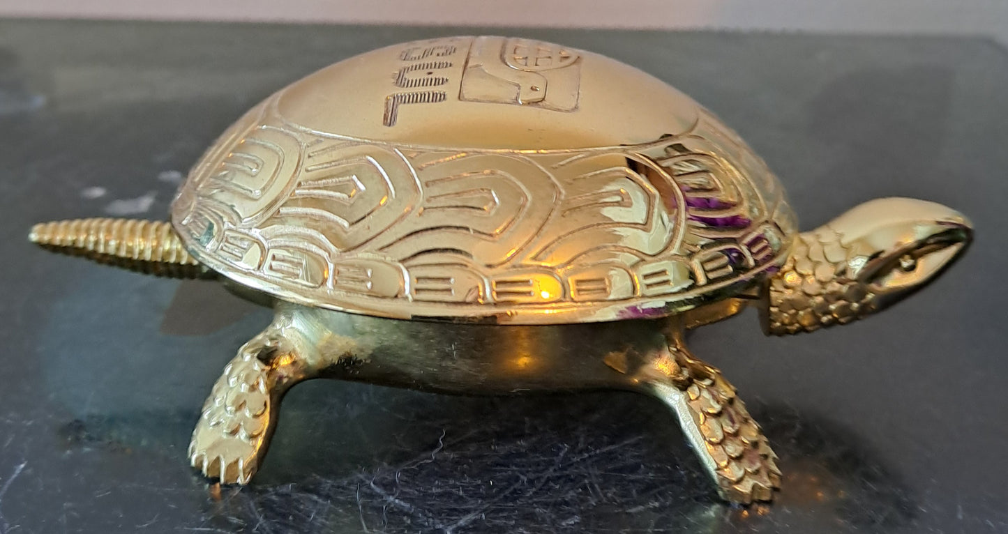 Cloche De Table Figurant Une Tortue. Gravée Desul