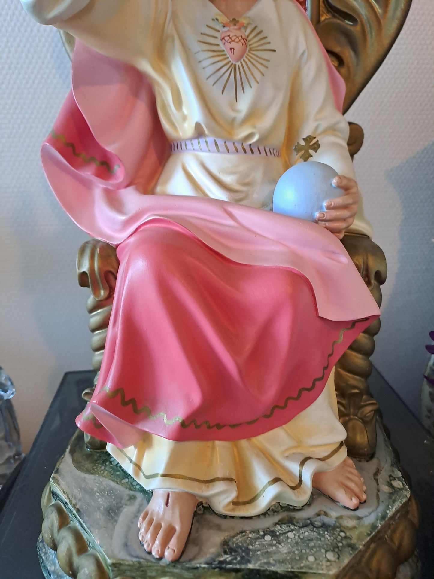 Christ-Roi En Majesté. 51.5 X 21.5 X 22 Cm.