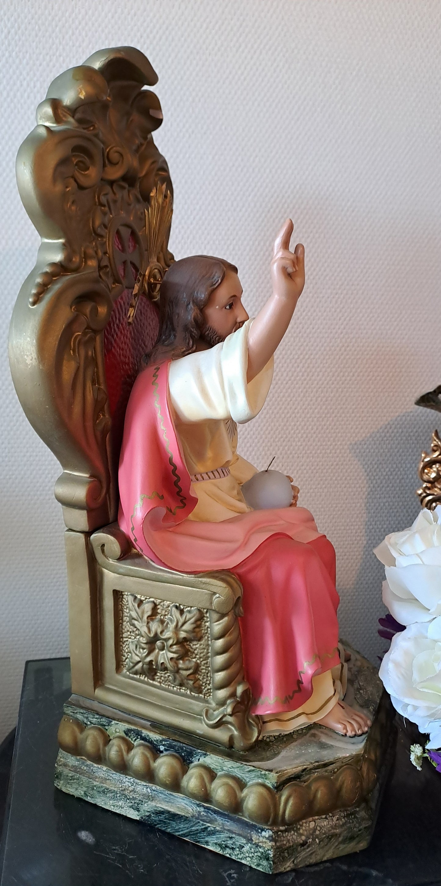 Christ-Roi En Majesté. 51.5 X 21.5 X 22 Cm.