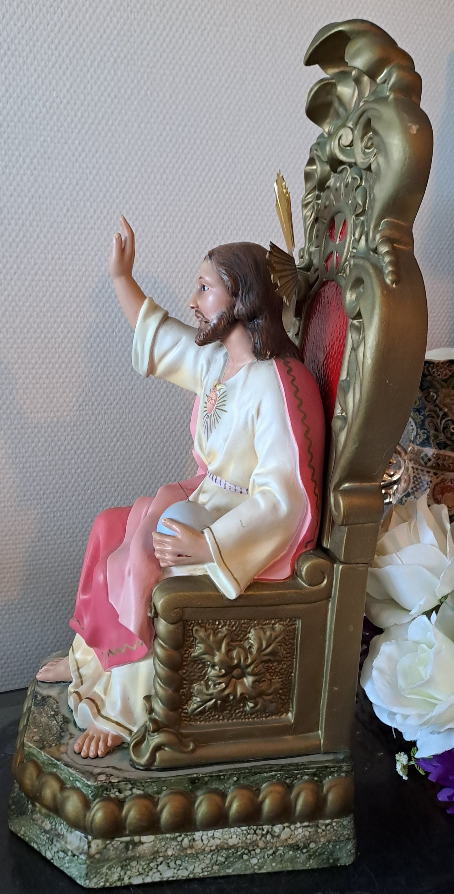 Christ-Roi En Majesté. 51.5 X 21.5 X 22 Cm.