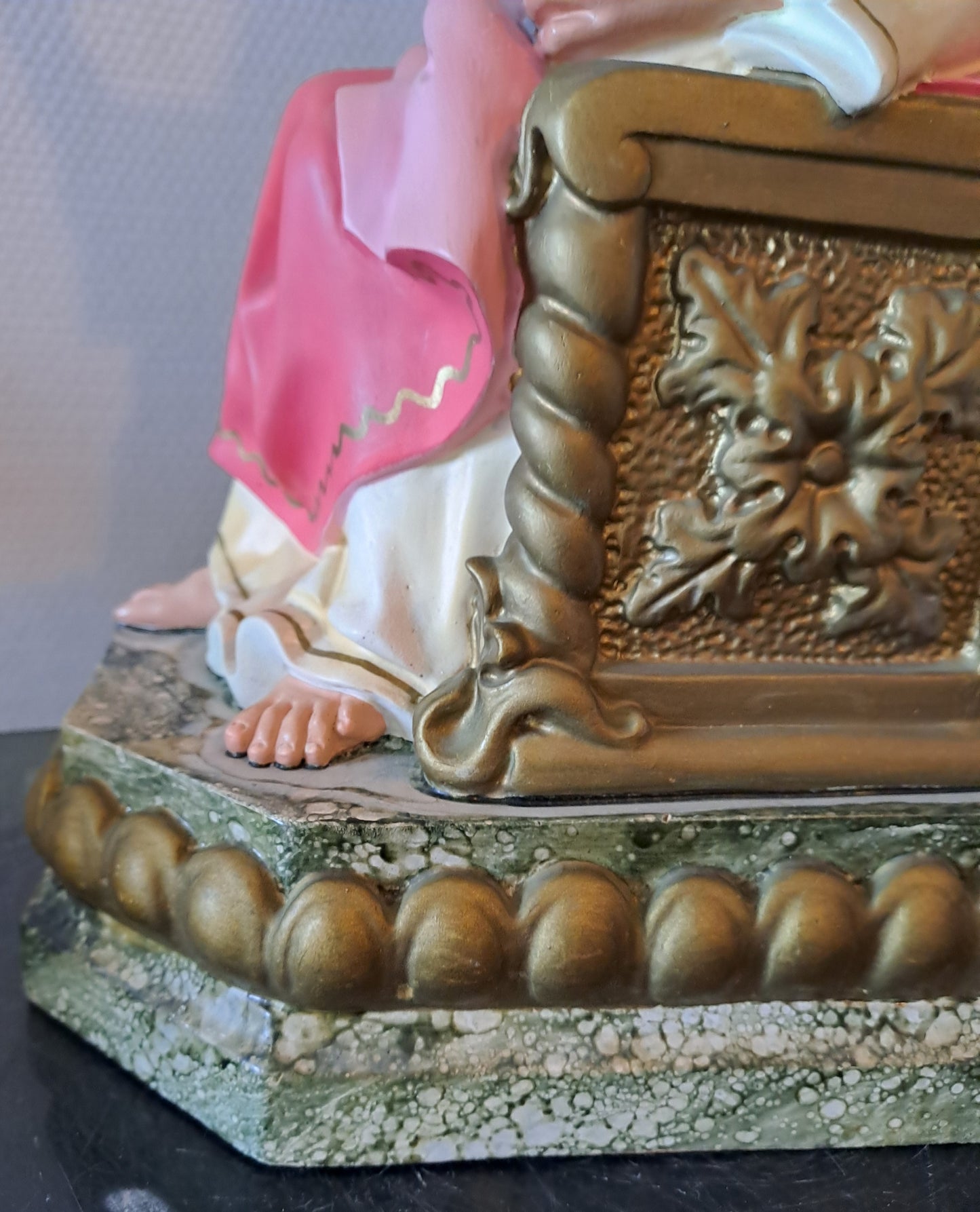 Christ-Roi En Majesté. 51.5 X 21.5 X 22 Cm.