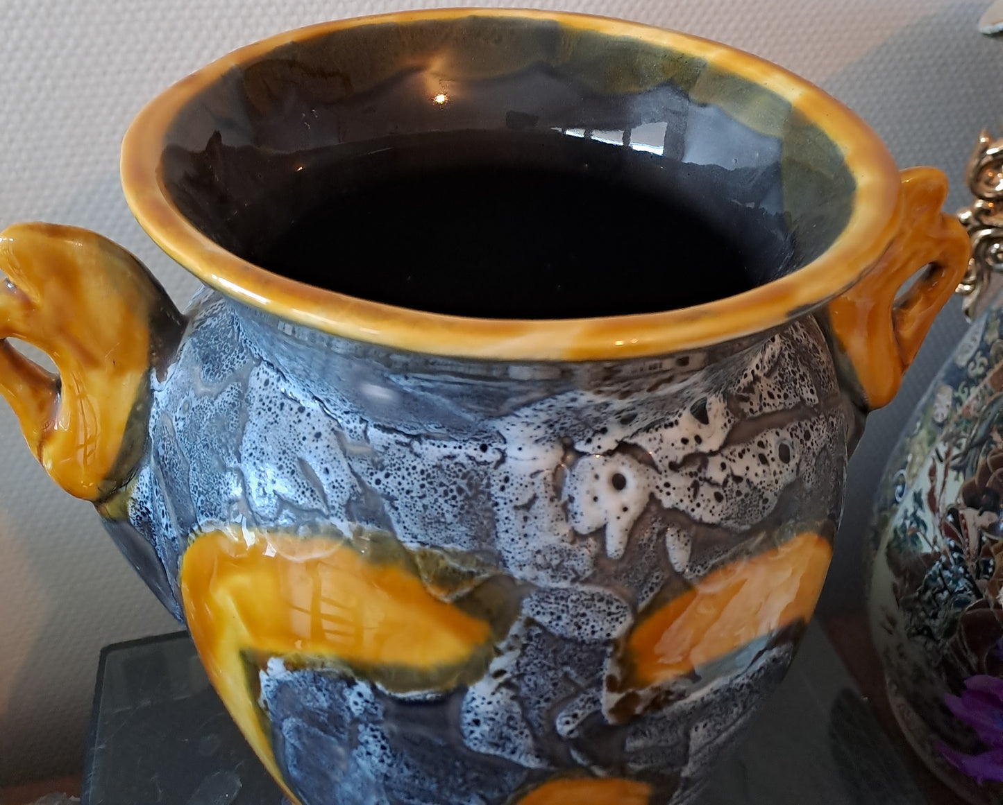 Vallauris. Grand Vase. Marqué.  30 Cm X 27 Cm X  17 Cm.