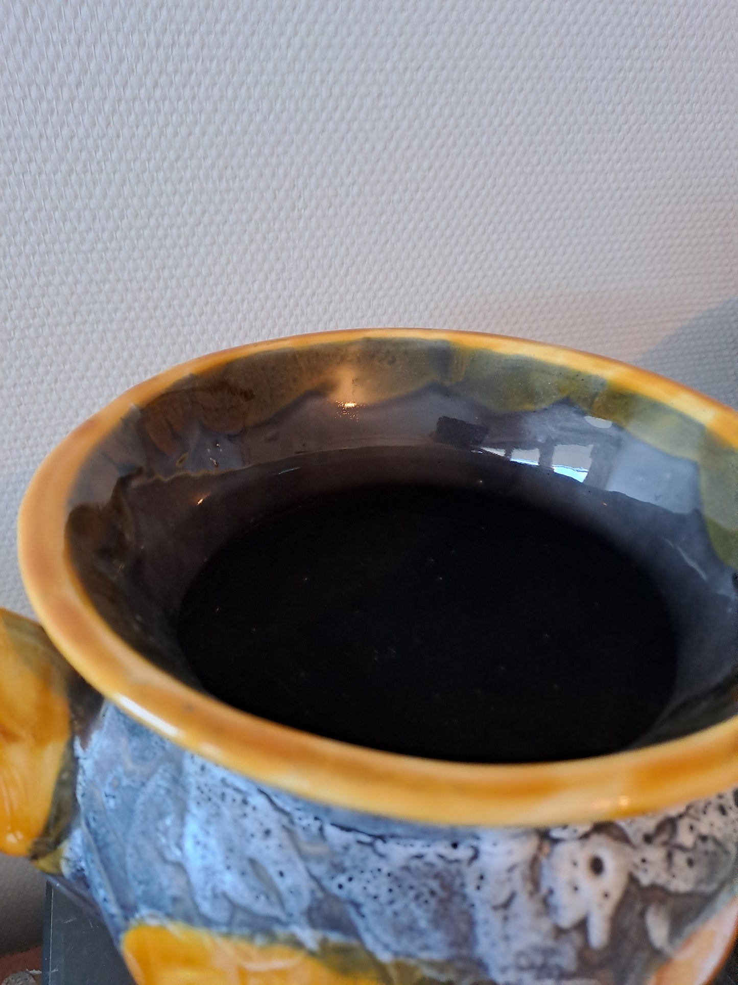 Vallauris. Grand Vase. Marqué.  30 Cm X 27 Cm X  17 Cm.