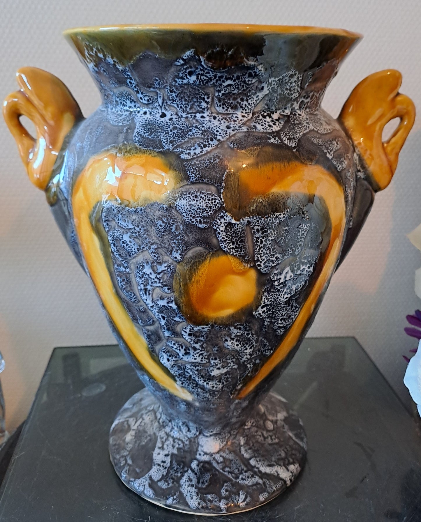 Vallauris. Grand Vase. Marqué.  30 Cm X 27 Cm X  17 Cm.
