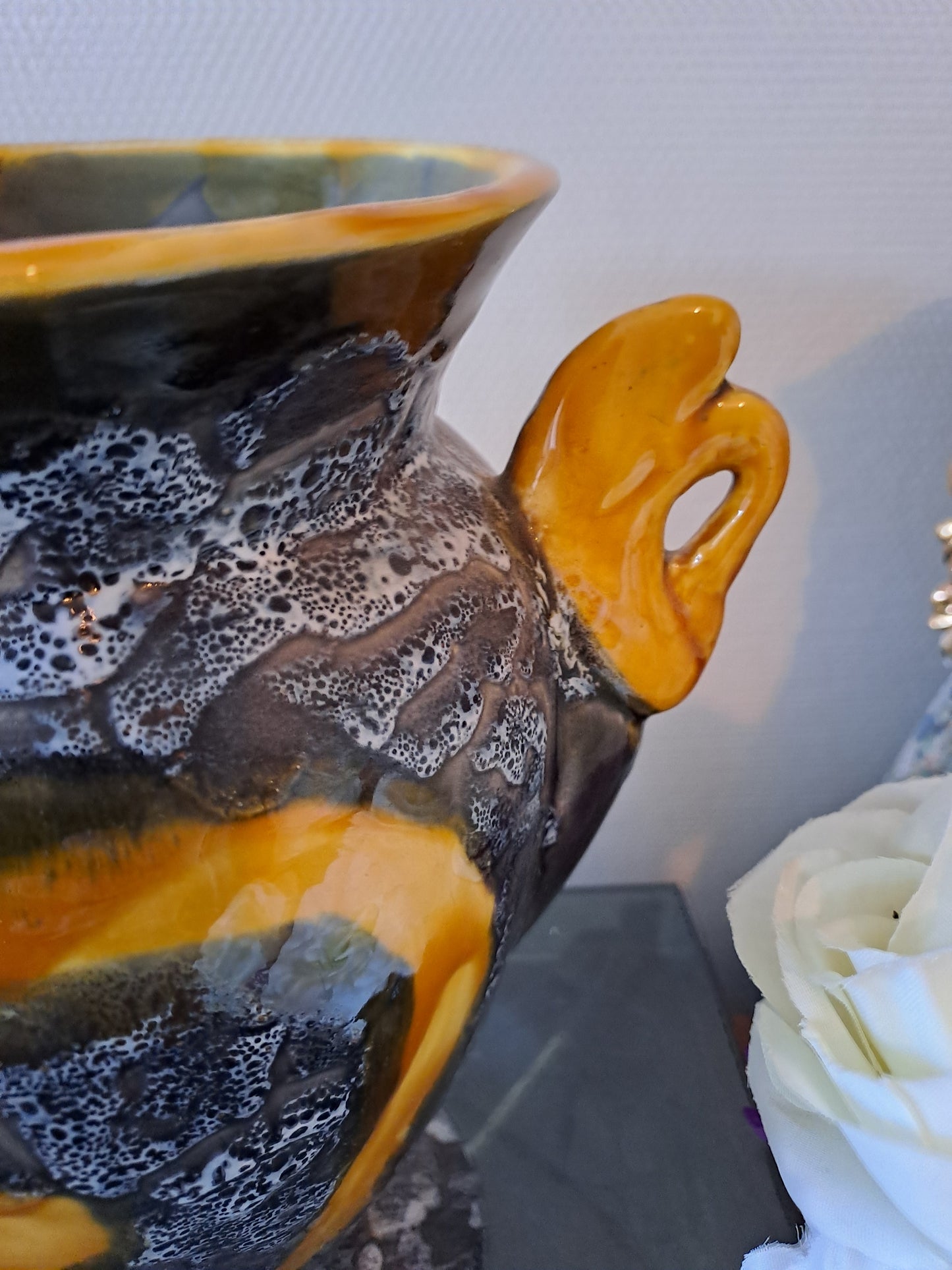 Vallauris. Grand Vase. Marqué.  30 Cm X 27 Cm X  17 Cm.