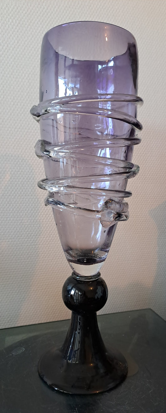 Vase En Pâte De Verre. Serpentin.