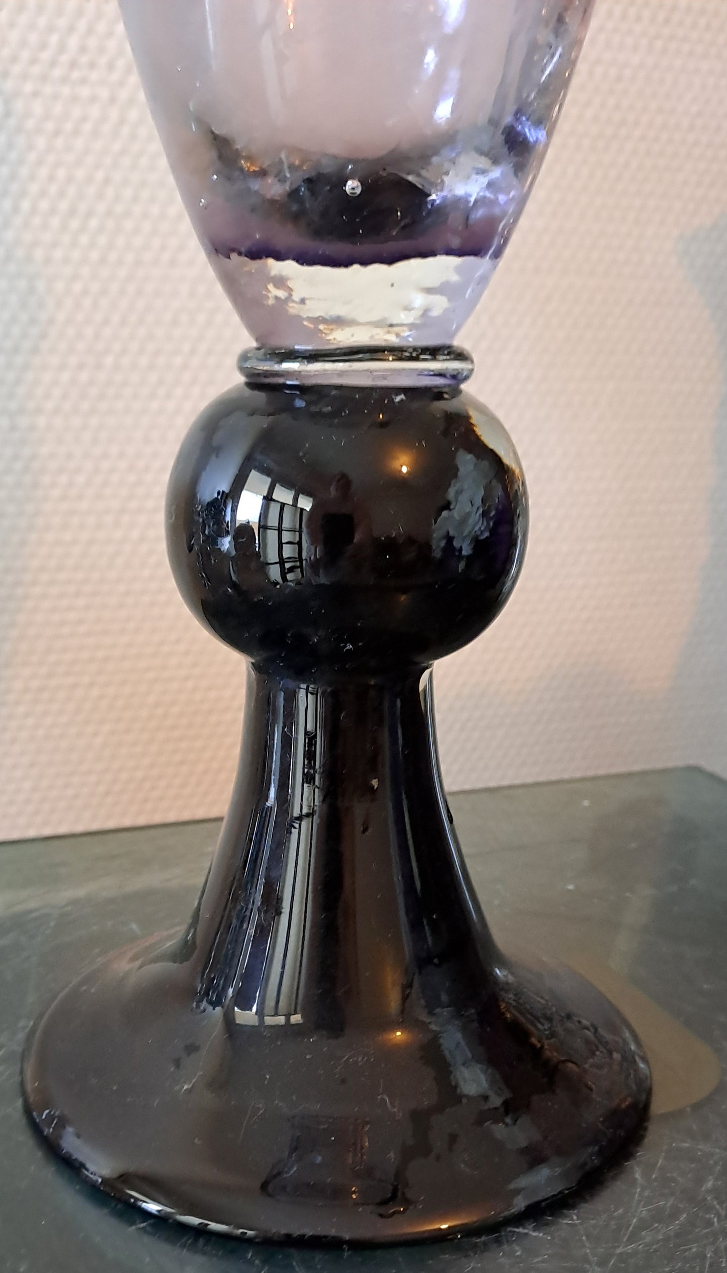 Vase En Pâte De Verre. Serpentin.