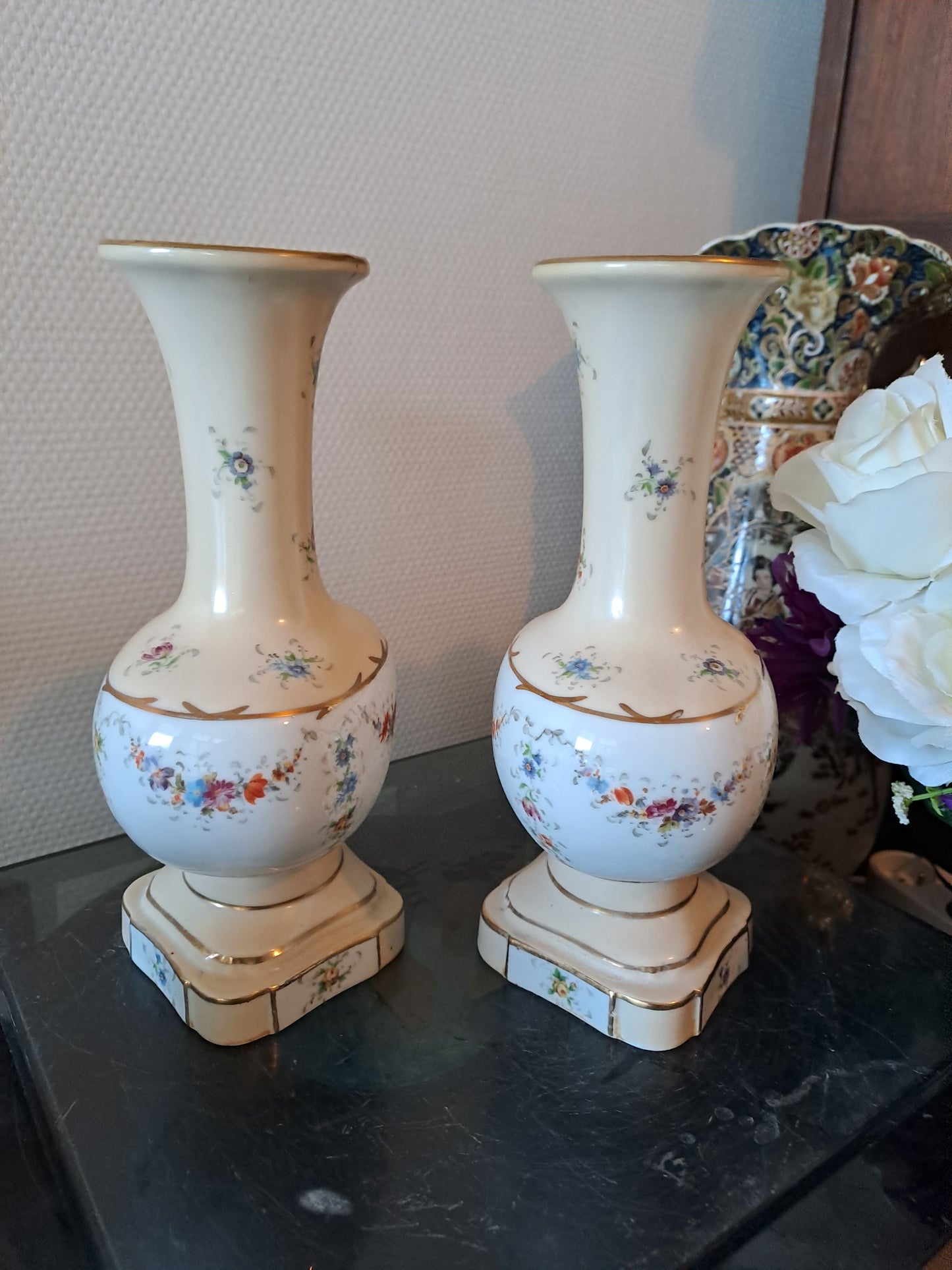 Paire De Vases Louis XV Porcelaine. Couleuvre Rouge Albert Laurent. Années 30