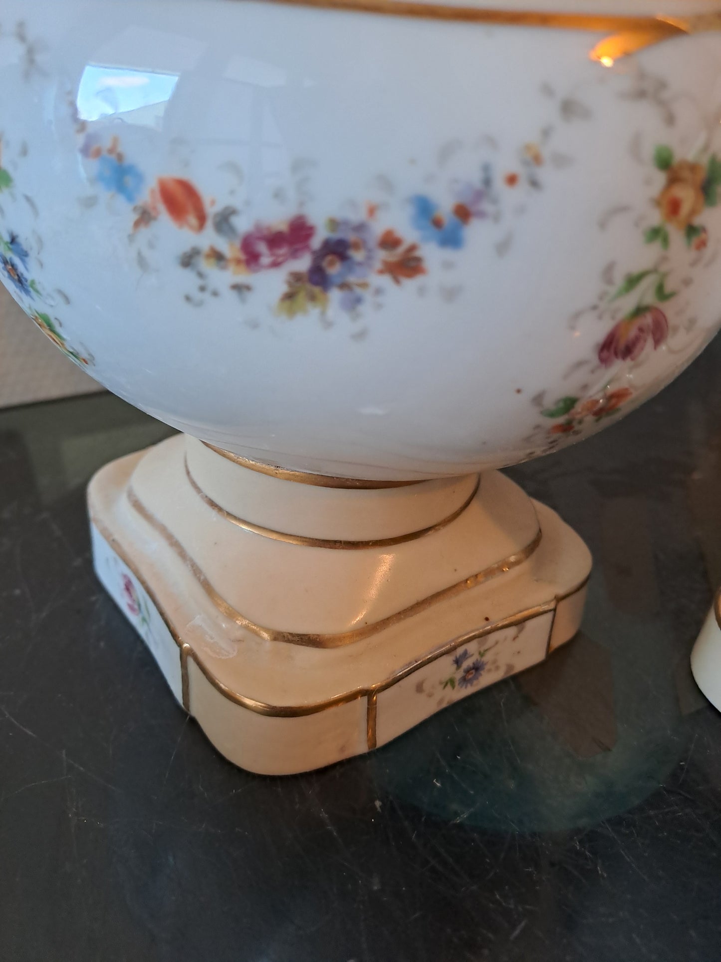 Paire De Vases Louis XV Porcelaine. Couleuvre Rouge Albert Laurent. Années 30