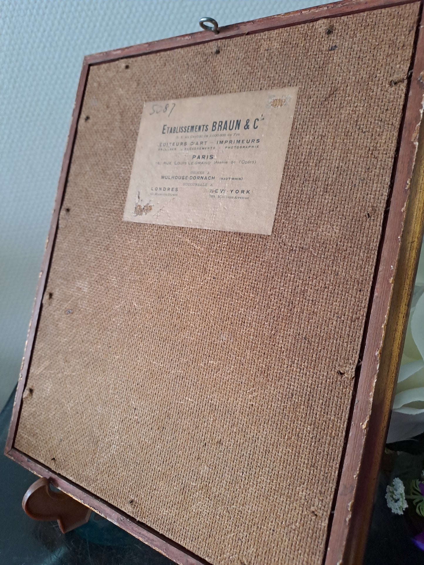 Tableau Représentant Vierge Aux Raisins. Cadre.