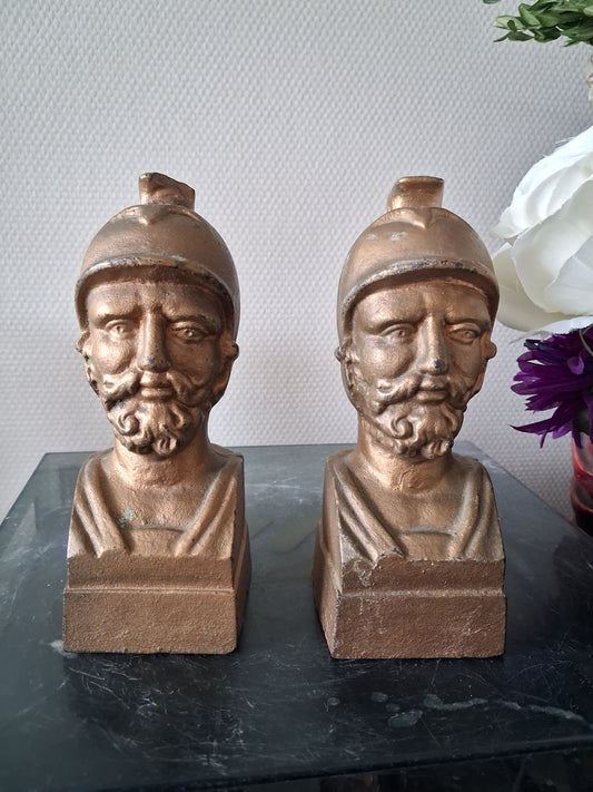Paire de Sarre-livres en laiton soldats Ancienne decoration vintage