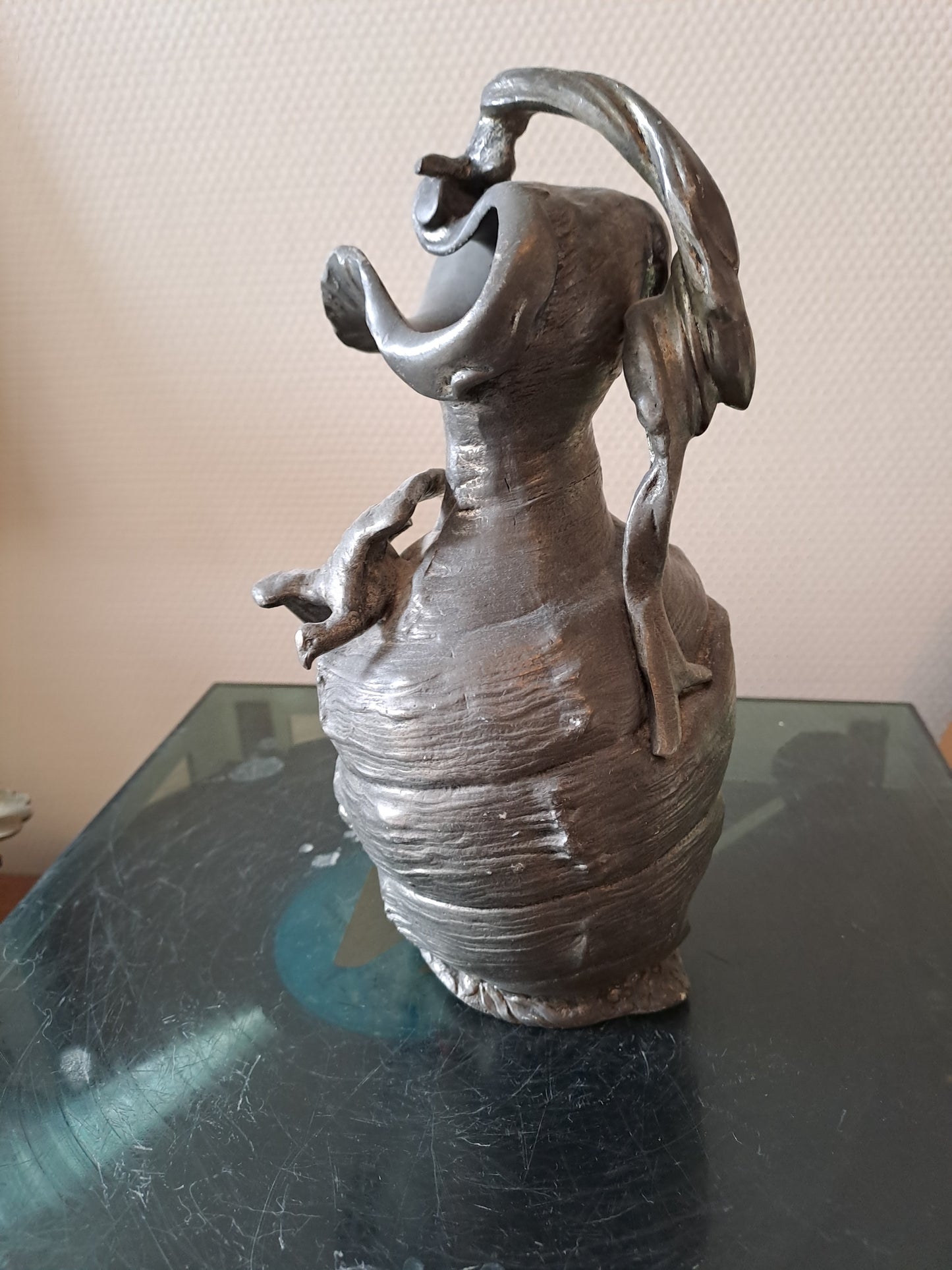 Pichet en etain art nouveau signe Ancienne decoration vintage
