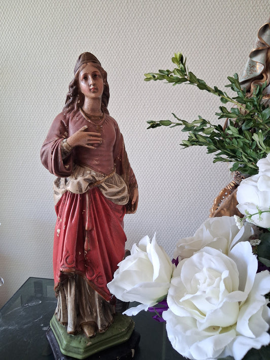 Statue_Sainte_Barbe_patronne_des_pompier en platre polychrome