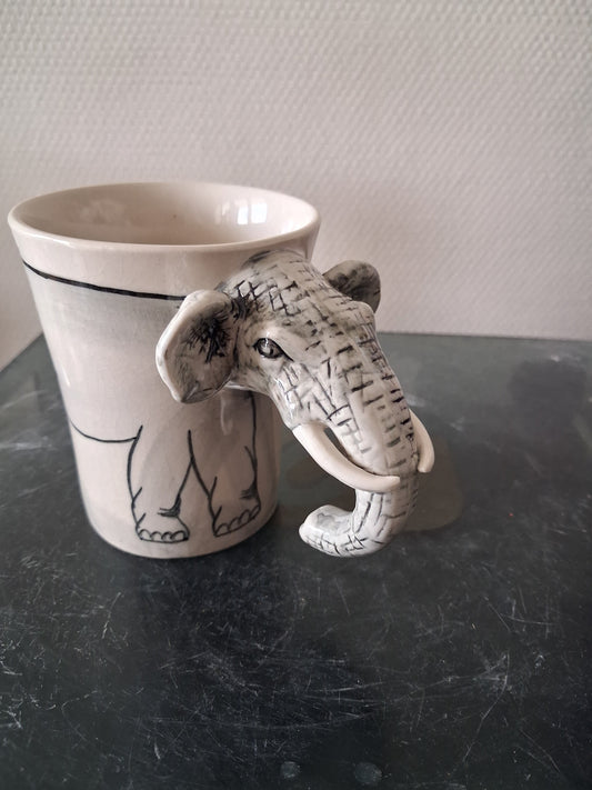Tasse éléphant en céramique Ancienne décoration vintage