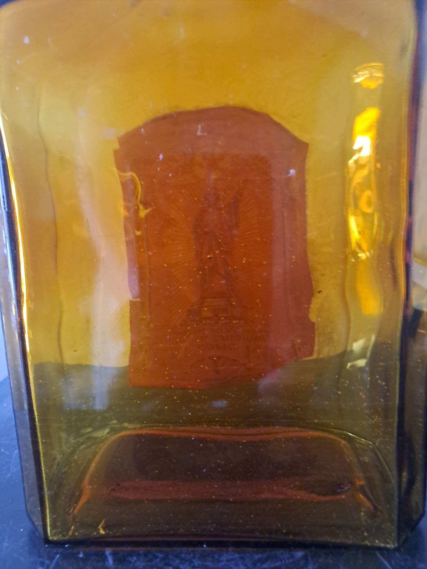 Verrerrie ancienne bouteille Saint-Bernard decoration vintage
