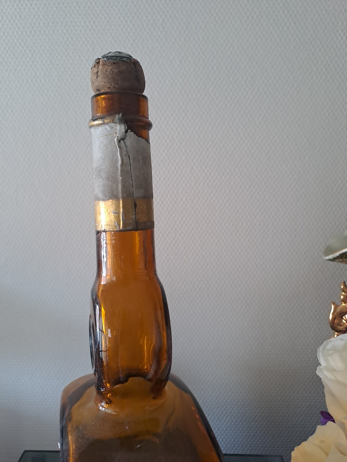 Verrerrie ancienne bouteille Saint-Bernard decoration vintage