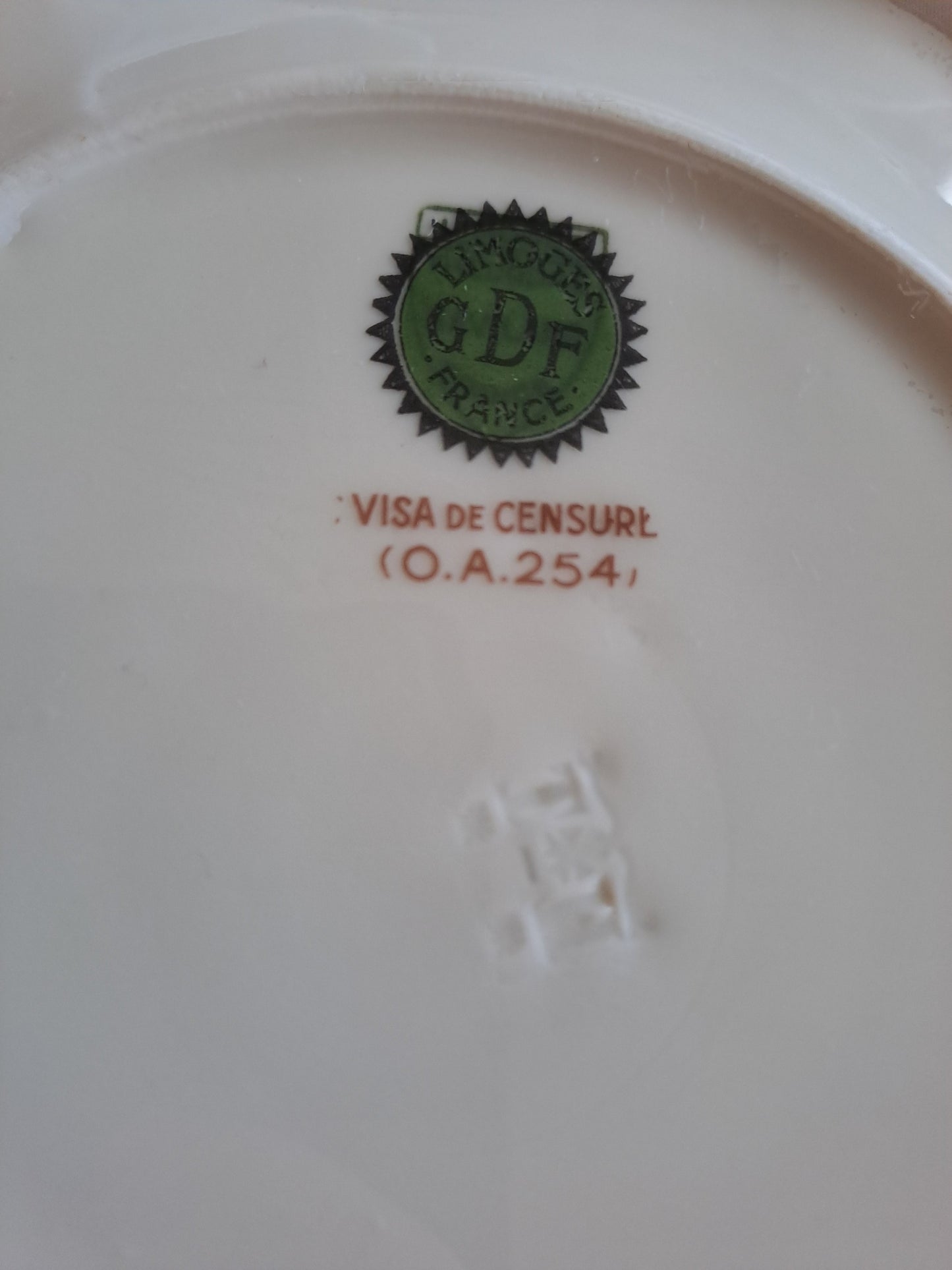 Assiette décorative représentant Philippe Pétain. Porcelaine Limoges France. 16 cm. Ancien décoration vintage