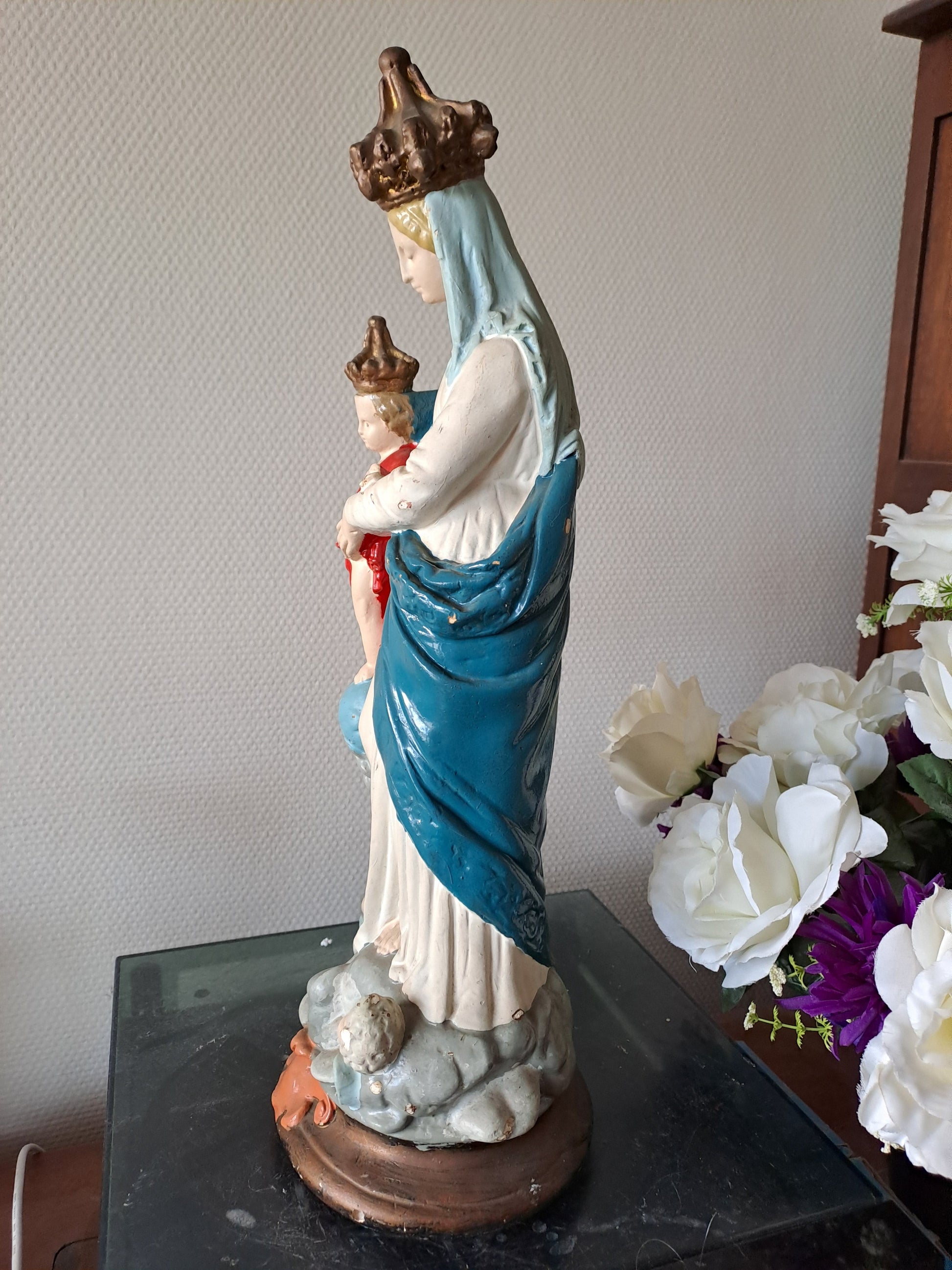 Statue représentant Notre-Dame des Victoires. 46 cm de haut. N°2. Ancien Vintage catholique. 