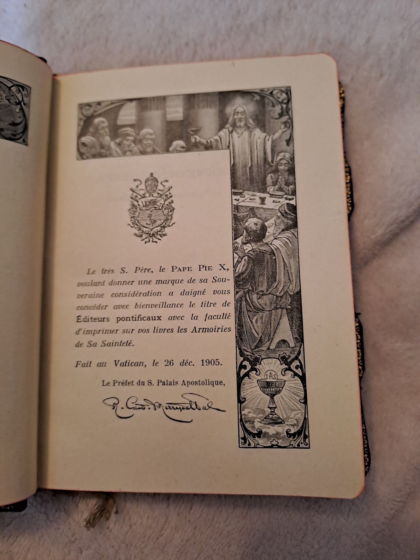 Missel romain à l'usage des fidèles contenant les prières usuelles, propre du temps et propre....