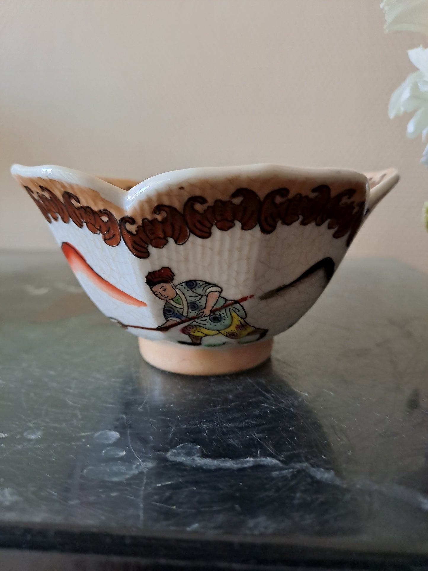 Bol Riz Chinois 1. Porcelaine forme Fleur de Lotus. Chine  Signé En Rouge